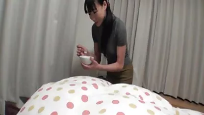 Ripped u svim rupama s cumshots djevojka s lijepim grudima