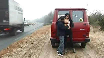 Brineta daje susjedu blowjob za novac