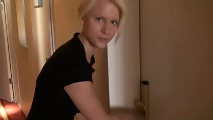 Jutarnje blowjob od svoje voljene supruge
