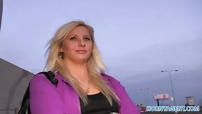 Bald Ambal jebeno otac u usta i magarca tijekom vježbanja joge