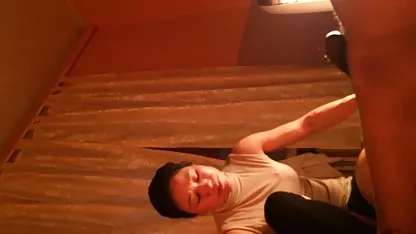 Crnka sranje momak kurac i fucks ga na večeru stol za doručak