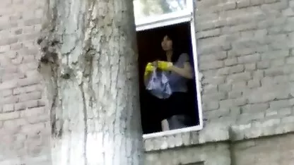 Tip licks klitoris djevojka i fucks joj rak
