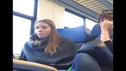 Zrna sama širi usta za analni seks