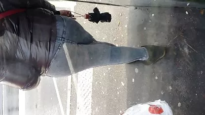 Češki muškarac upoznaje i stvara spire-vili s lijepom djevojkom za novac