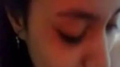 Mršava plavuša na lijevanju uživa snažnu članicu