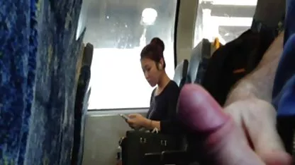 Vrući student Sally Squirt igra velik susjedov dildo