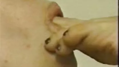 Dvije crne žene su angažirane s grupom bijelog tipa