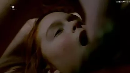 Prekrasna plavuša seksa s mladim ljubavnikom hrani svoje večere i glumi golu bejzbol
