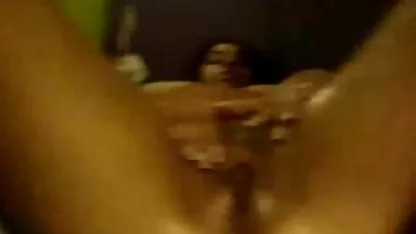 Šarmantan Lily Adams šalju poput prijatelja