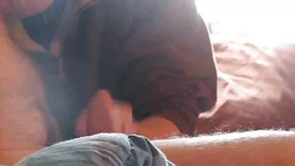 Divna crnka s pigtailima jebena i napravila blowjob susjedu