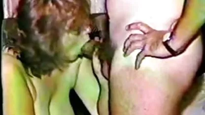 Tanka Karmen Karma okusa sperme tijekom grubog grupnog seksa