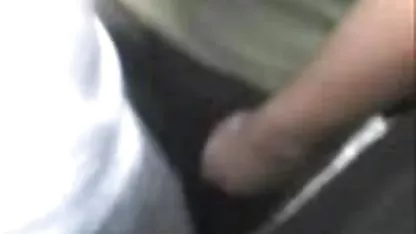 Slatka mršava u bijelim tajicama vuče se od seksa s prijateljem s velikim kuracom