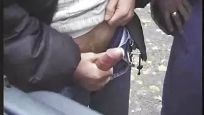 Masseur je lako zaveo klijenta vibratorom