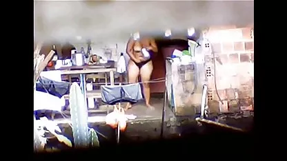 Suprug za šarmantnu baku omogućuje ženi za seks s crncima u skupnom interracial pornografiji