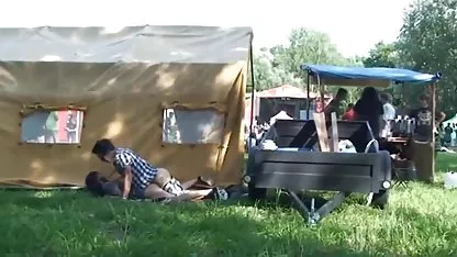 MILF je pozvao čovjeka na masažu i zavodio ga za jutarnji seks