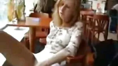Curly Sara čini agent cum vrijeme za drugim