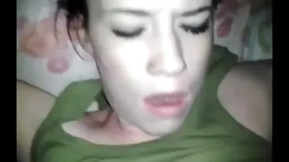 Ljubitelji kucaju na namještaj svoje biljke