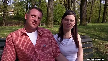 Cutie je cijelo ljeto dryuchitsya s novim prijateljem, očekujući mu romantično putovanje preko kordona