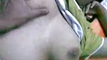 Plavuša u hlačama zavodi mate za jutarnju vožnju zbog seksa