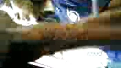 Mladi prijatelj uzima video analni seks s ruskom djevojkom