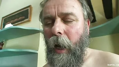 Blowjob i dvostruko prodiranje s prekrasnom mladom plavom