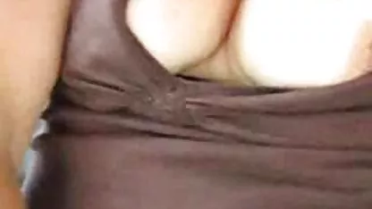 Redhead jokingly dobiva sperma u oku na casting