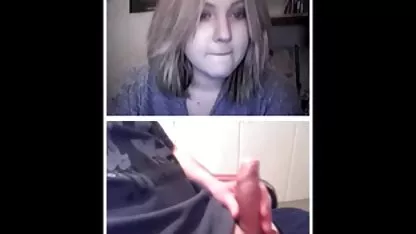 Žena u crvenom rublju daju udarac svom sponzorskom mužu