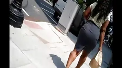 Geng-beng s dvostrukom penetracijom slatkih pilića s muškarcima u vili sela